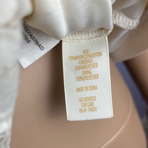 Romantic Adiva Cream Bobbin Lace Sleeveless Blouse with Matching Lining Cami - Picture 3 of 4